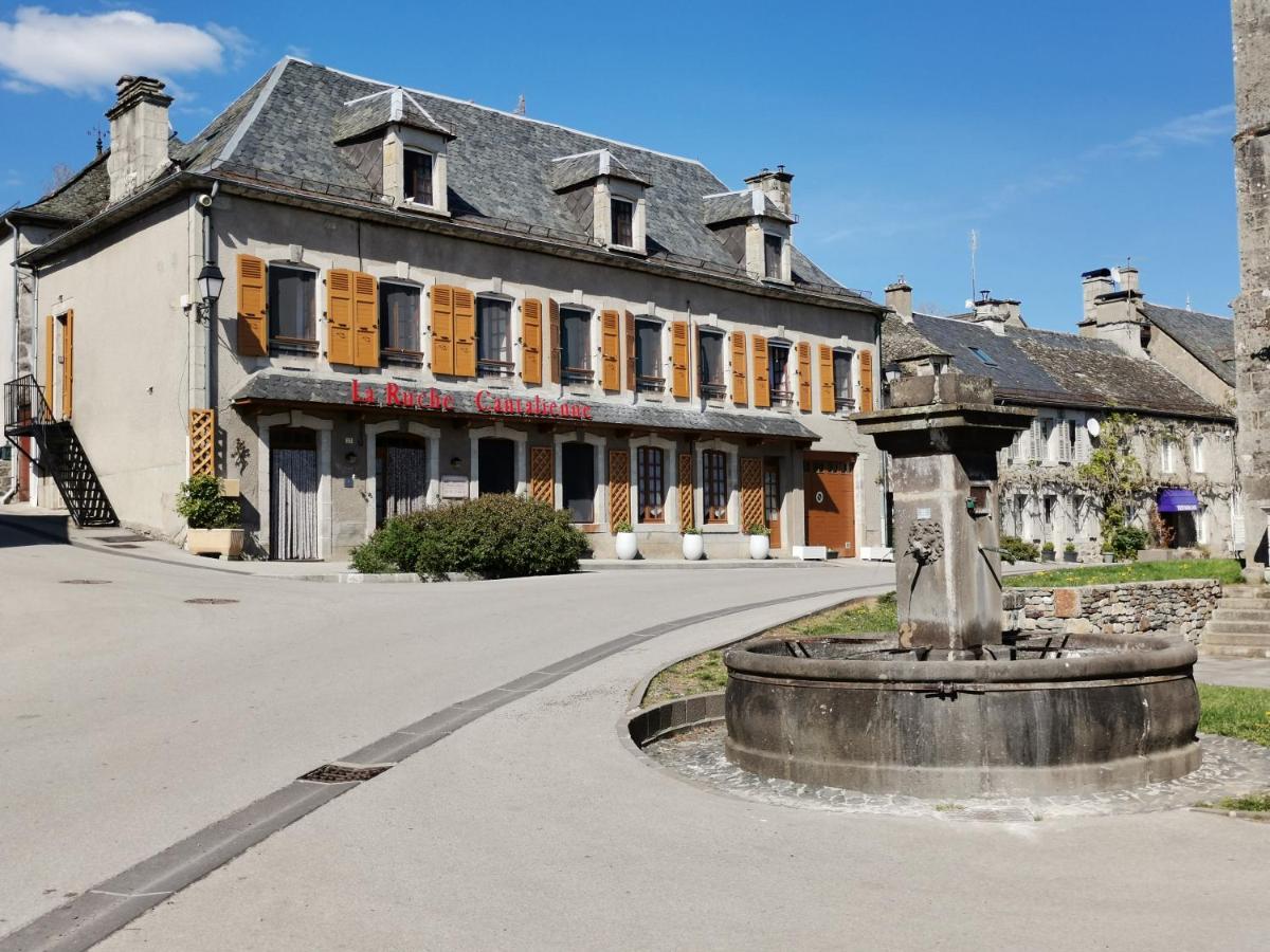 La Ruche Cantalienne Saint-Etienne-de-Chomeil Exterior foto